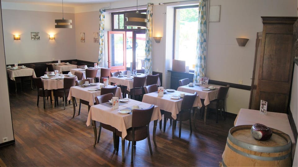 Restaurant/places to eat, Landmark view, Continental breakfast, Buffet breakfast