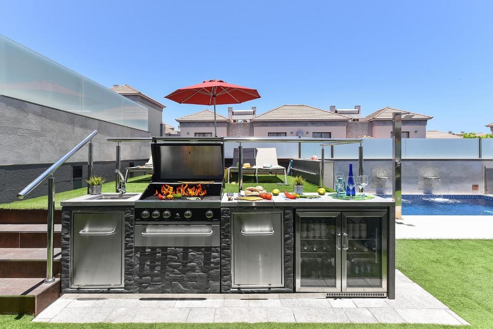 BBQ facilities, Swimming pool