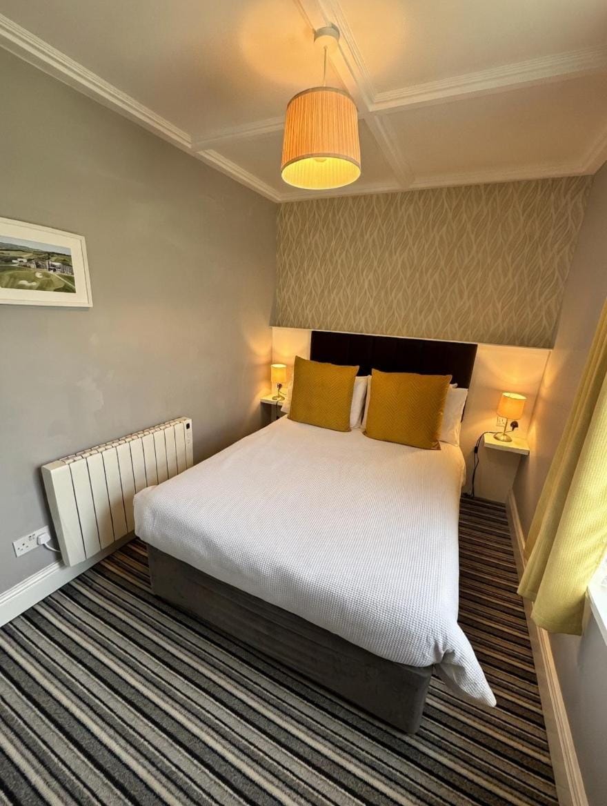 Mary Ann's Ballyheigue Cottage House in County Kerry