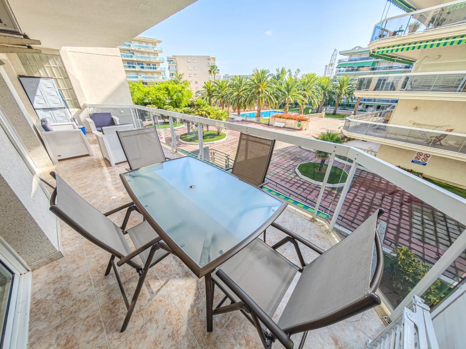 LITORAL COSTA DORADA - LIVING PARK Only families Apartment in Salou