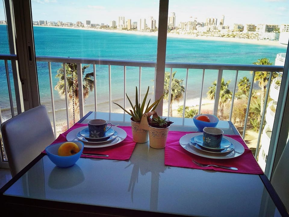 Day, Coffee/tea facilities, Decorative detail, Dining area, Food, Sea view