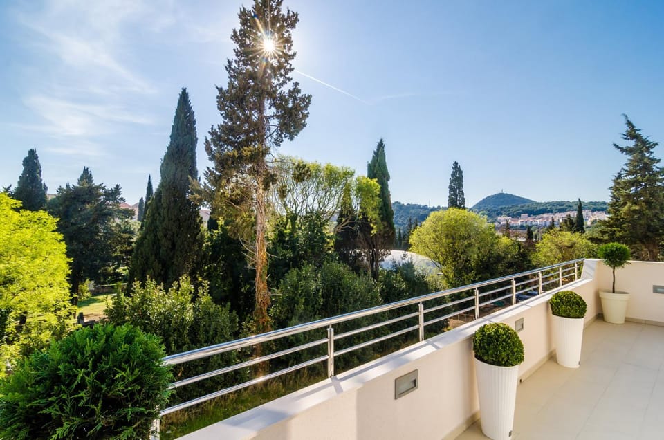 Off site, Garden view, Inner courtyard view