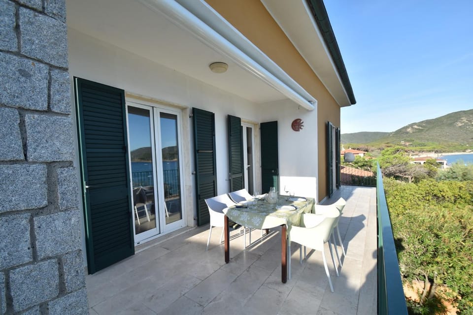 Patio, Facade/entrance, Balcony/Terrace