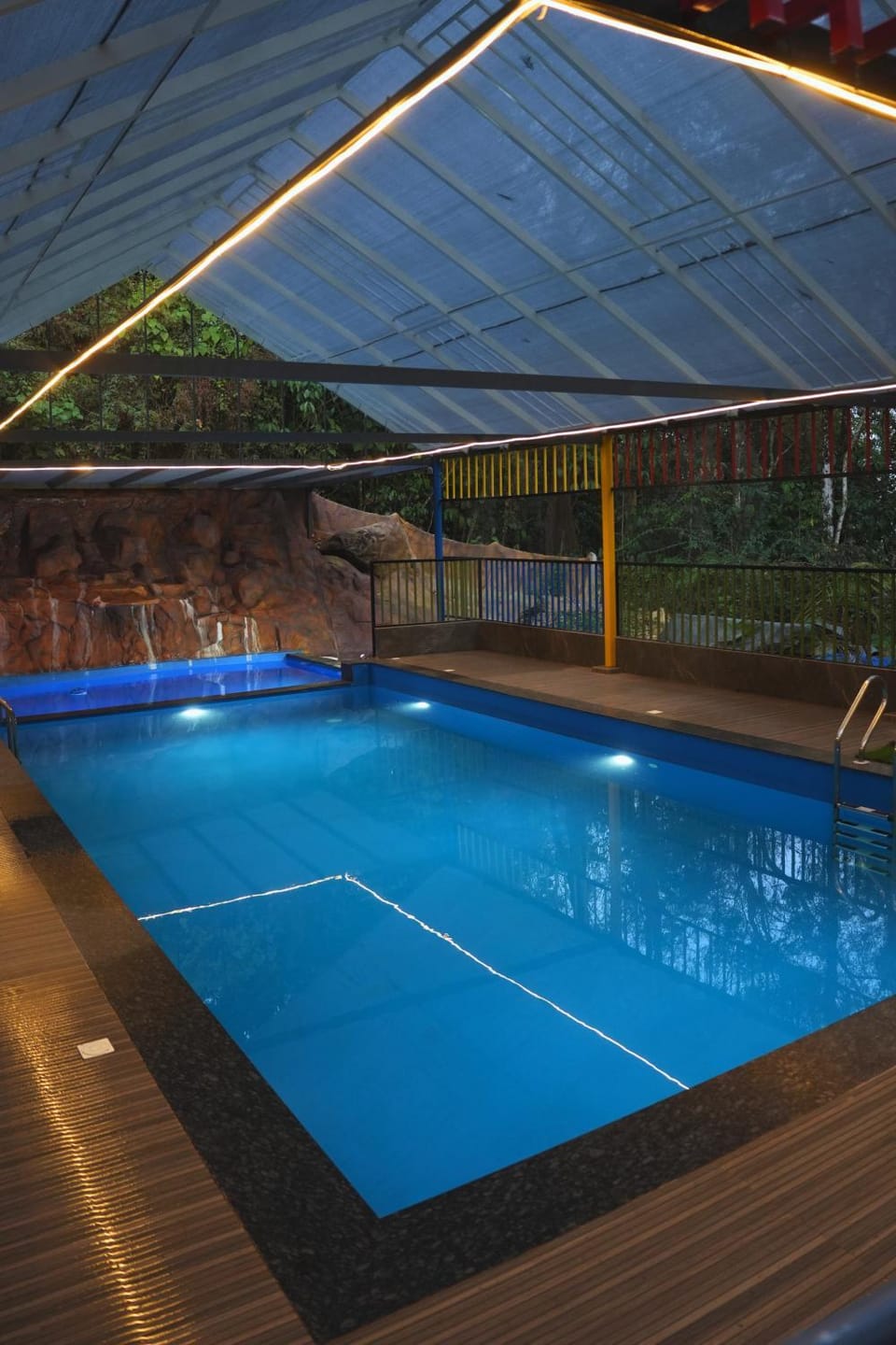 Swimming pool
