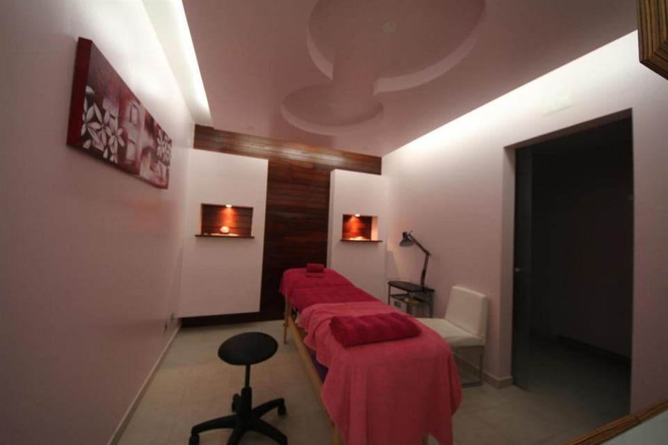 Massage, Area and facilities