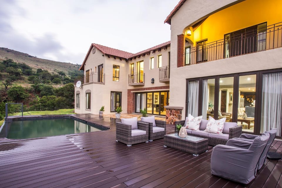 Property building, Patio, Swimming pool, Swimming pool
