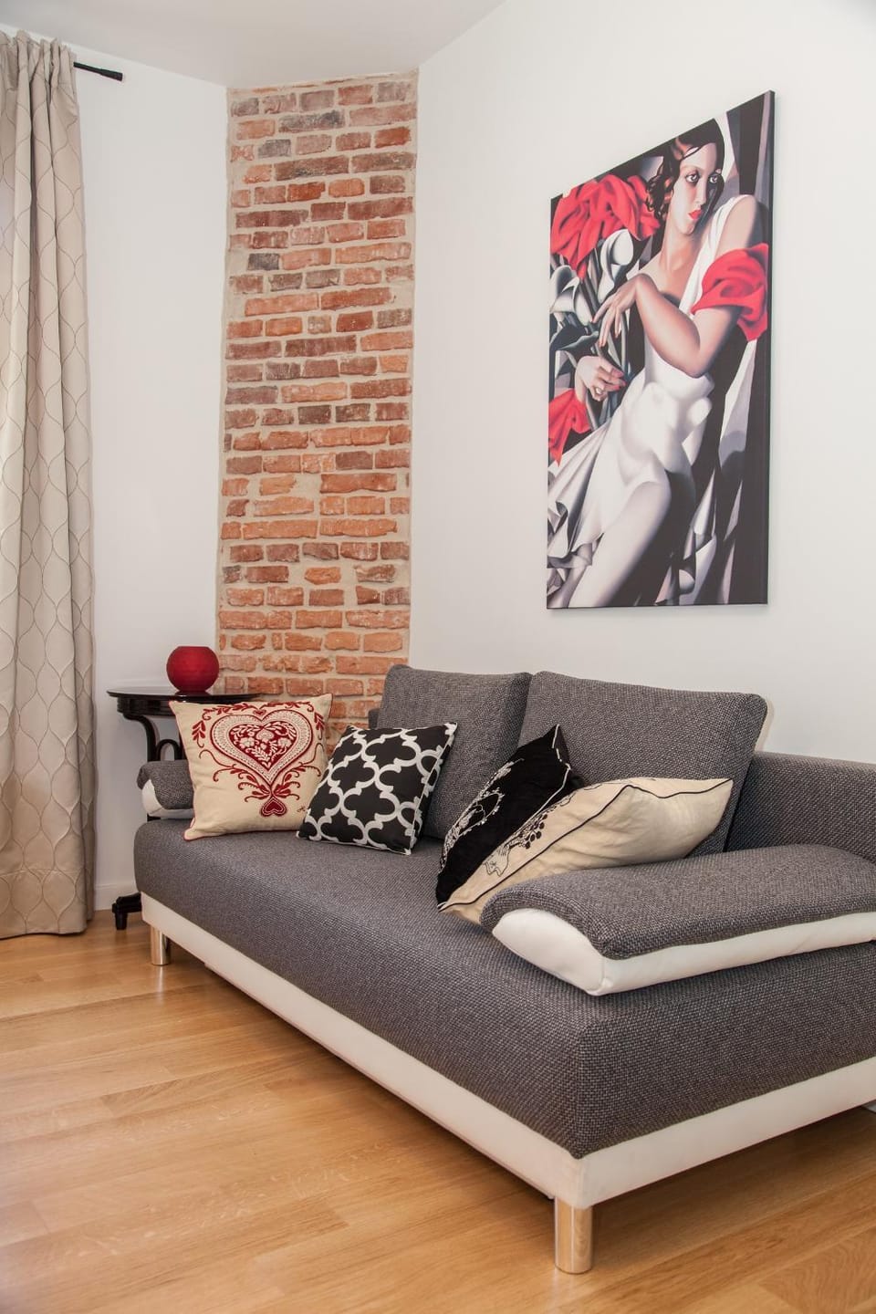 Bed, Living room, Decorative detail, Decorative detail, Seating area
