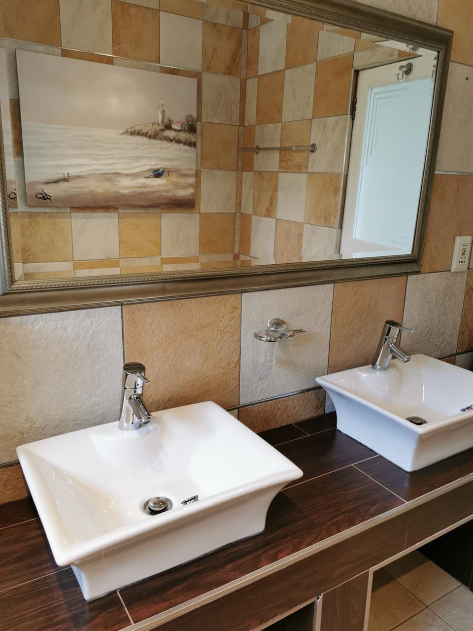 The Hamptons Guest House Bed and Breakfast in Umhlanga