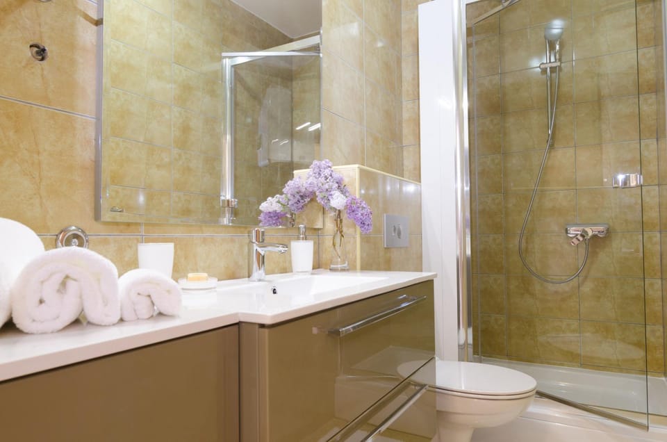 Shower, Bathroom
