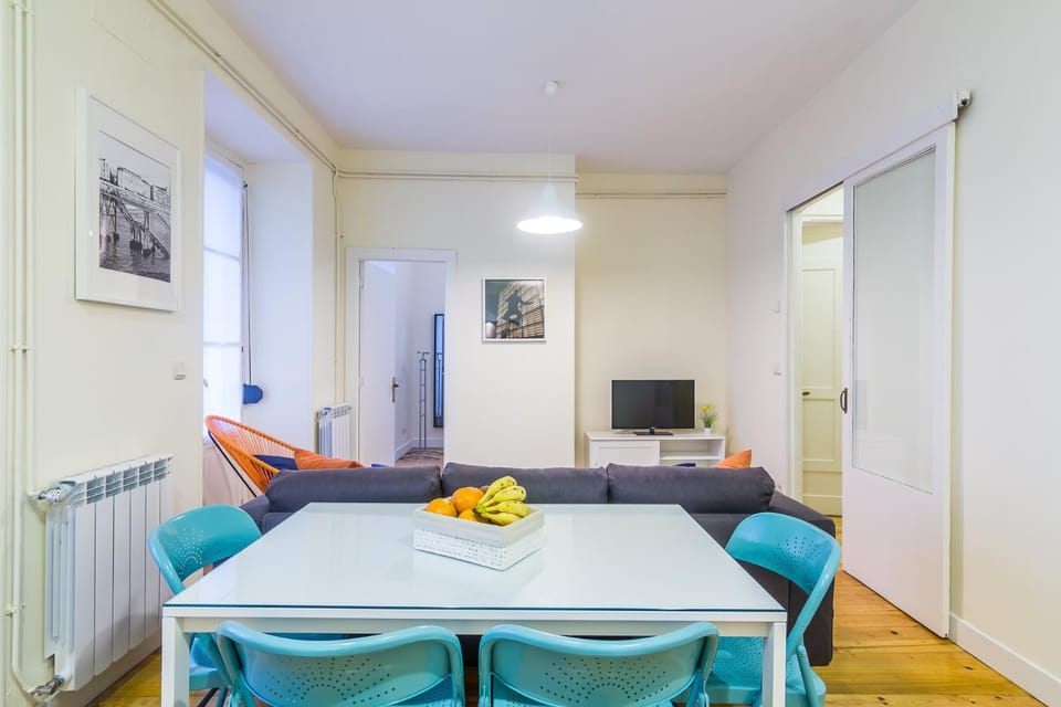 Kitchen or kitchenette, Living room, Dining area