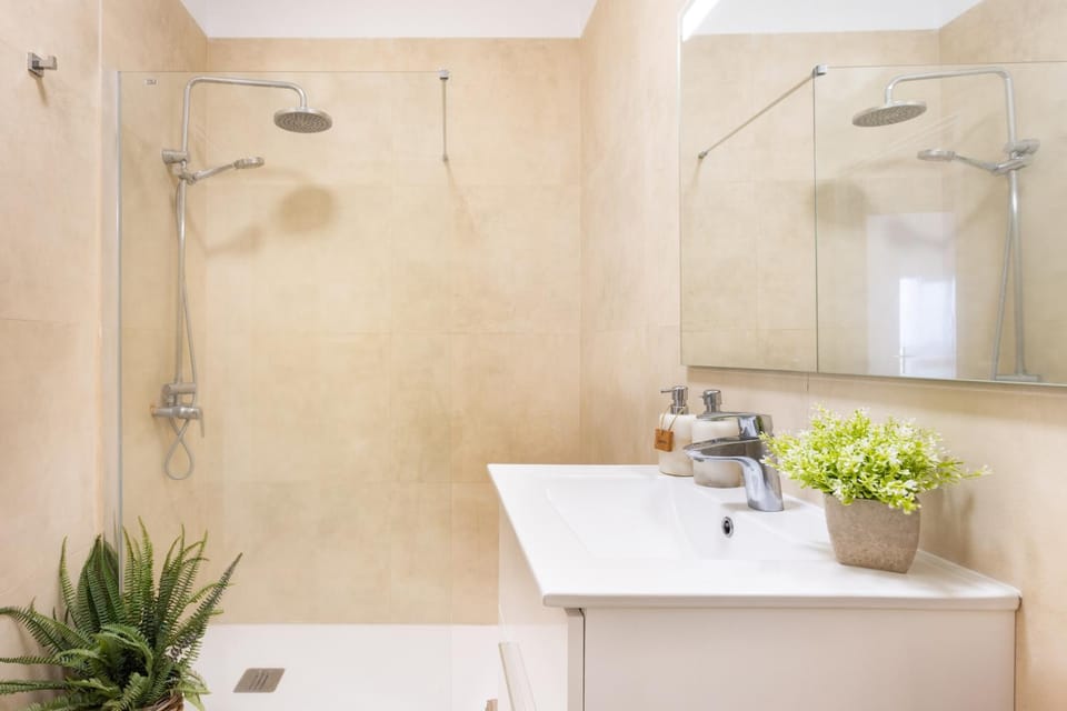 Shower, Bathroom