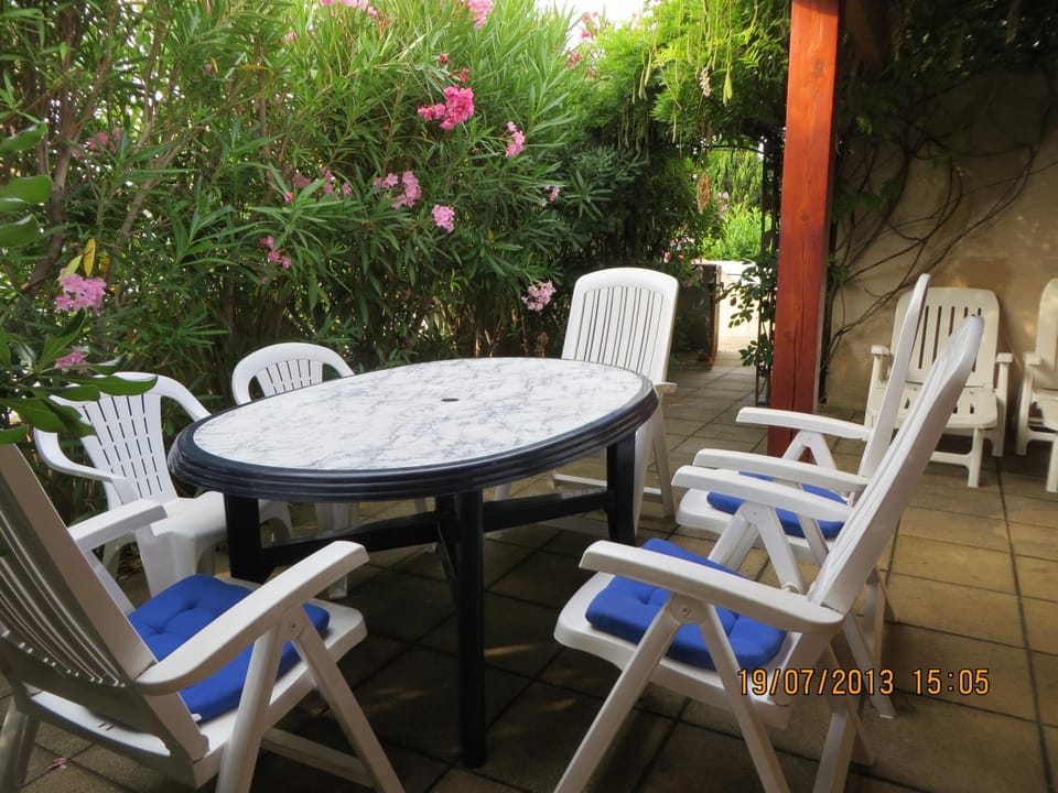 Patio, BBQ facilities, Garden, Balcony/Terrace, Dining area