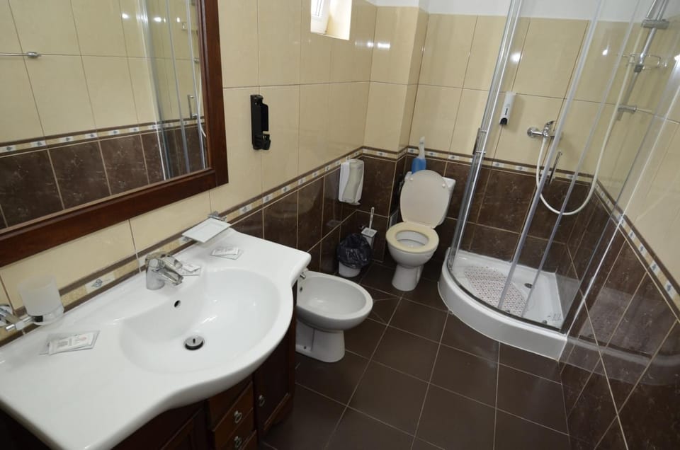 Toilet, Bathroom