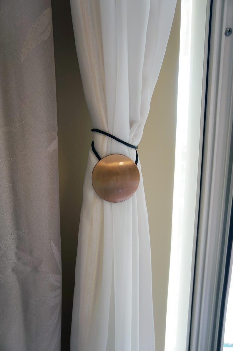 Property building, Decorative detail, Bedroom