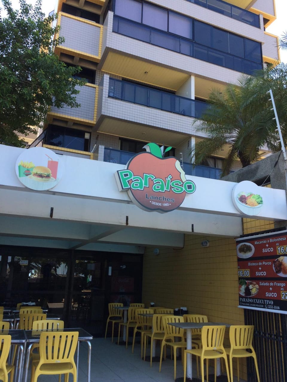 Restaurant/places to eat, Facade/entrance