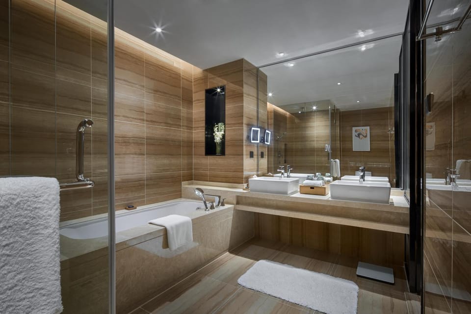 Shower, Toilet, Bathroom, Bath, towels