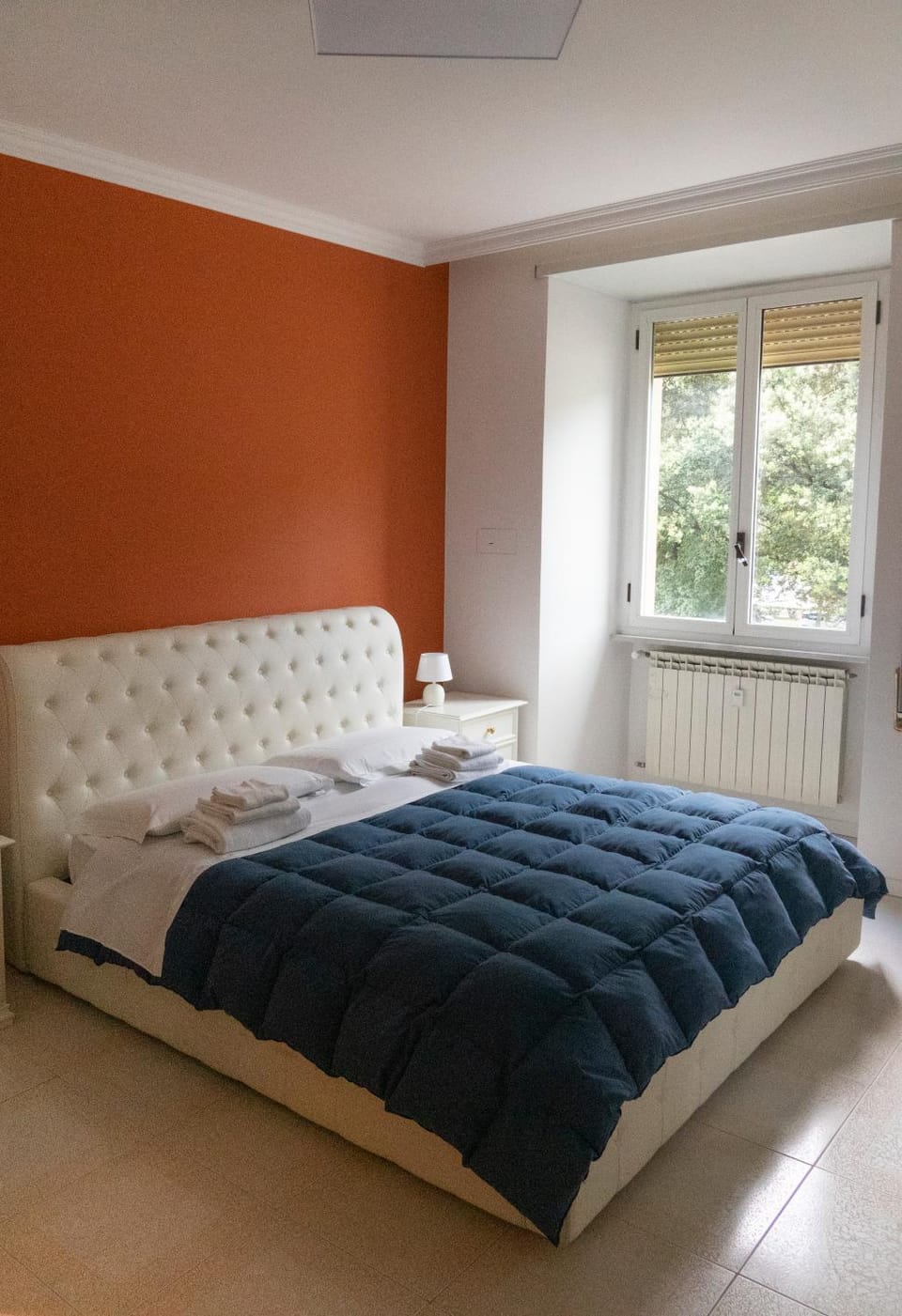 Bedroom, towels