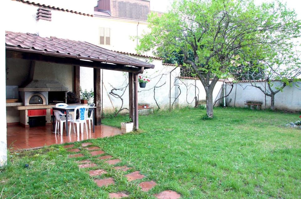 BBQ facilities, Garden