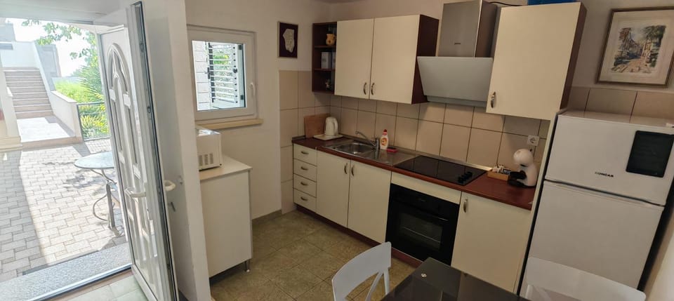 Apartment Mika 2 Apartment in Okrug Gornji