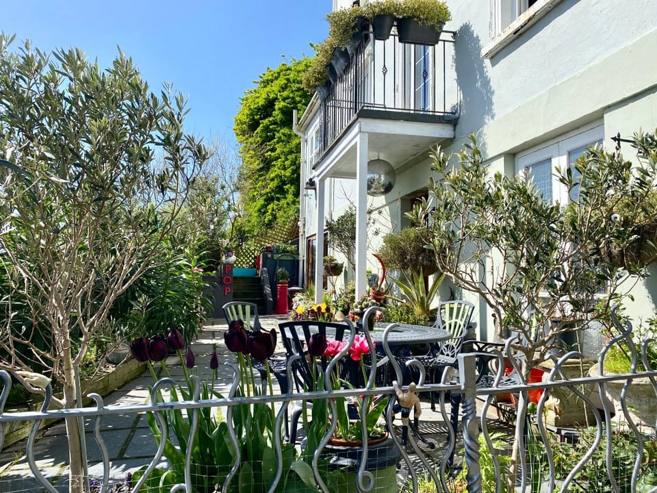 The Retro Retreat with free parking Apartment in Hastings