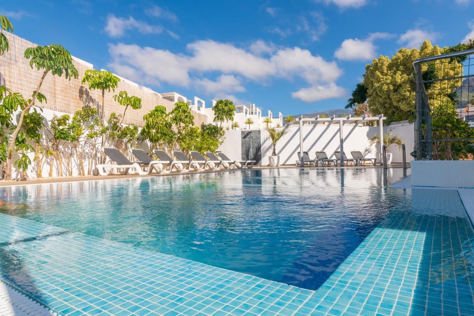 Hot Spring Bath, Solarium, Swimming pool
