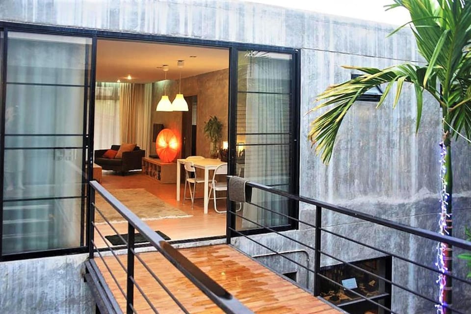 Facade/entrance, Balcony/Terrace