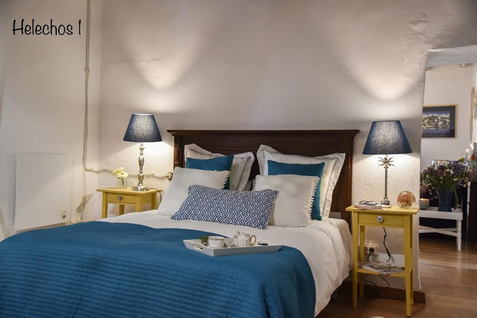 Restaurant/places to eat, Bed, Activities, BBQ facilities, Garden, Hot Tub, Seating area, Animals, Bedroom, Pets, Area and facilities, Location, furniture, heating, internet, oven, pet friendly, storage, sunbed, towels, wardrobe, washing machine