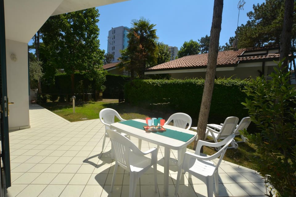 Property building, Balcony/Terrace, Balcony/Terrace