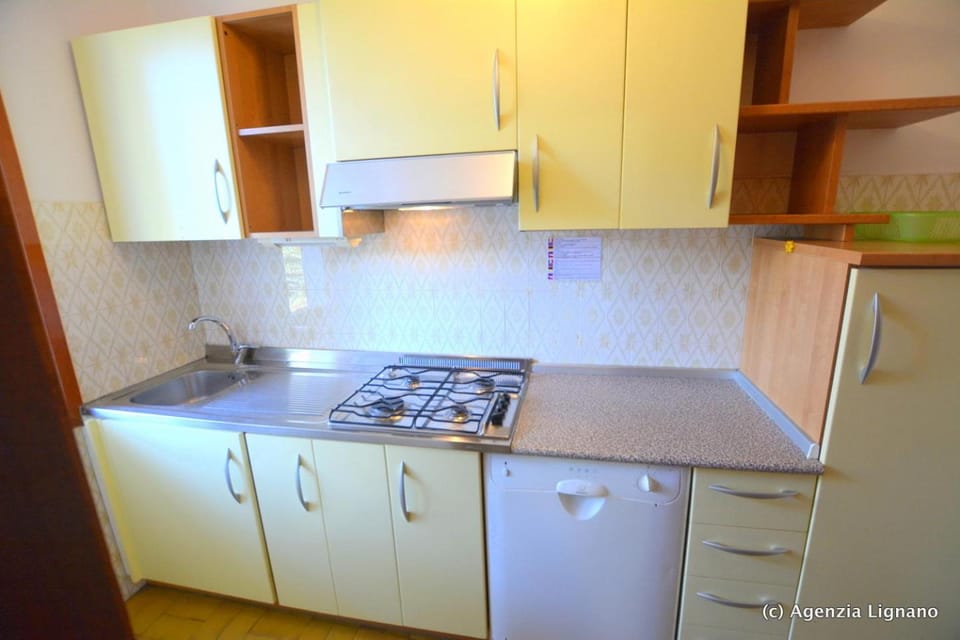 Kitchen or kitchenette, Family