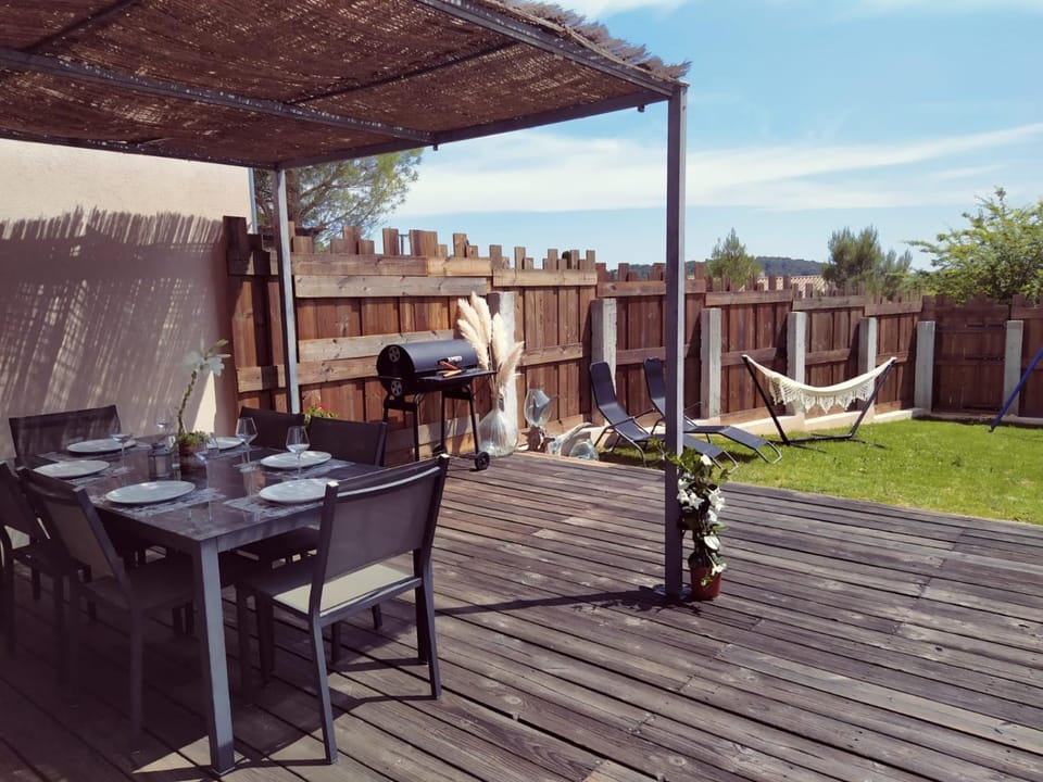 Patio, BBQ facilities, Garden