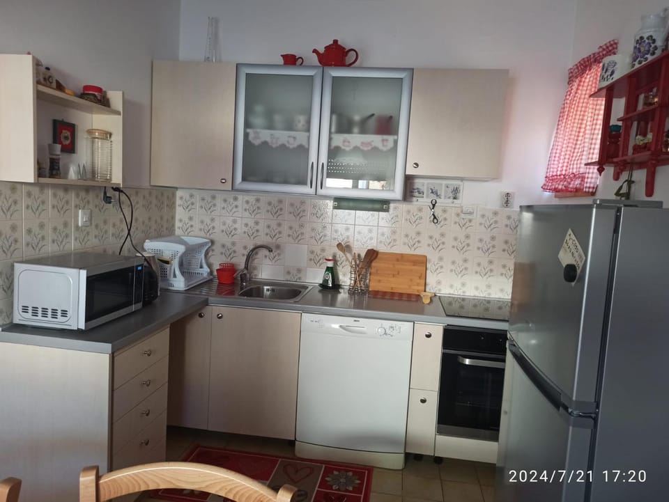 microwave, oven, kitchen