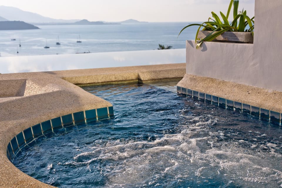 Balcony/Terrace, Swimming pool