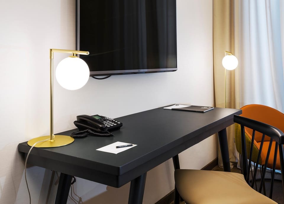 TV and multimedia, Decorative detail, Bedroom