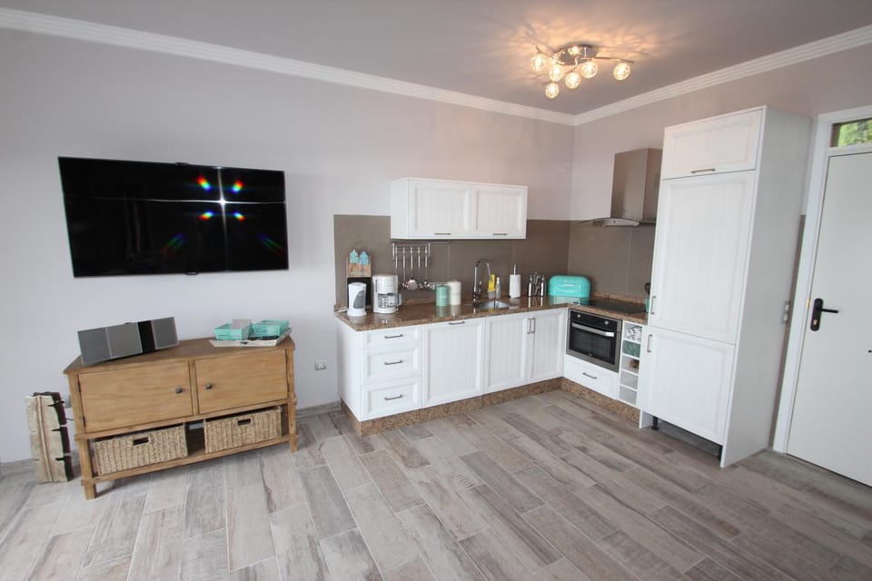 TV and multimedia, Kitchen or kitchenette