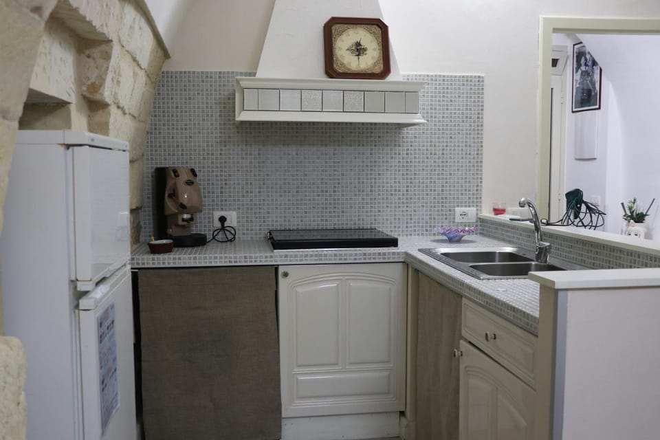 Kitchen or kitchenette, Communal kitchen