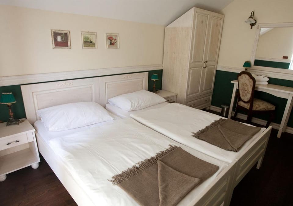Bed, Photo of the whole room, Bedroom, towels, wardrobe