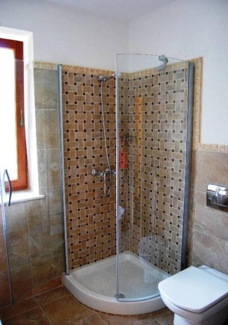 Toilet, Bathroom, towels