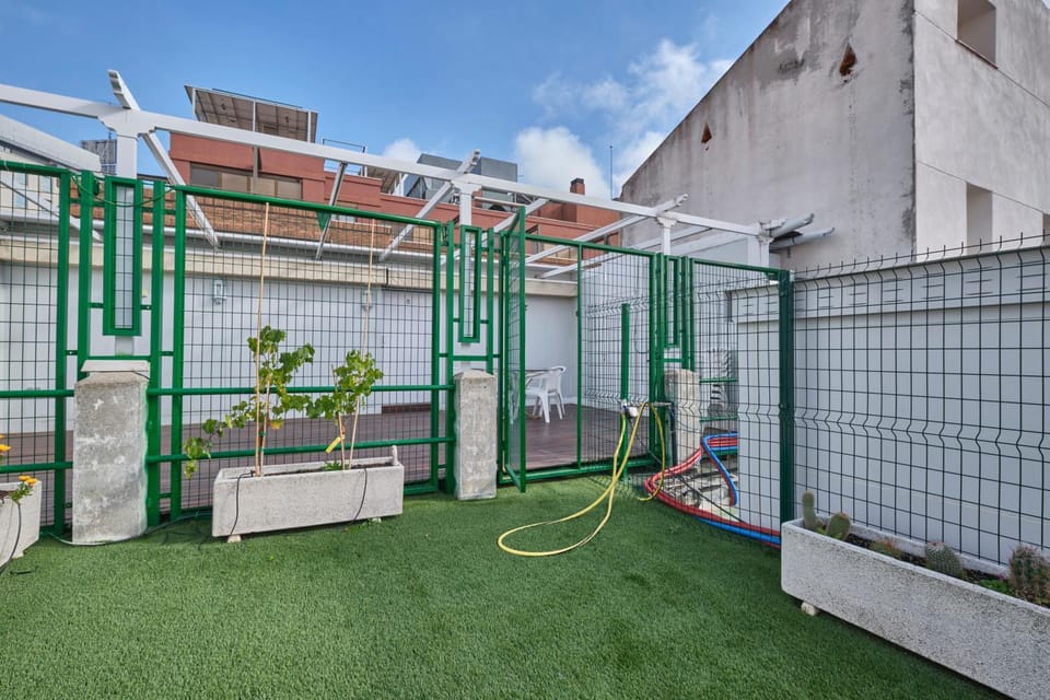 Off site, Balcony/Terrace