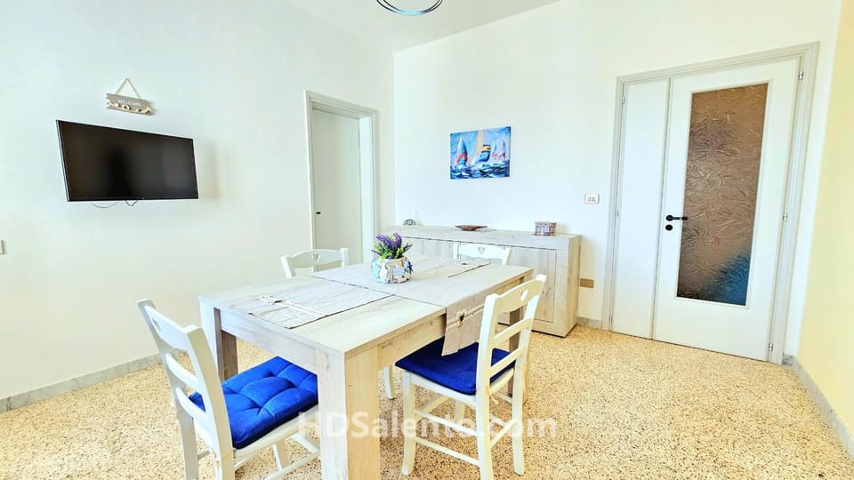 TV and multimedia, Living room, Dining area