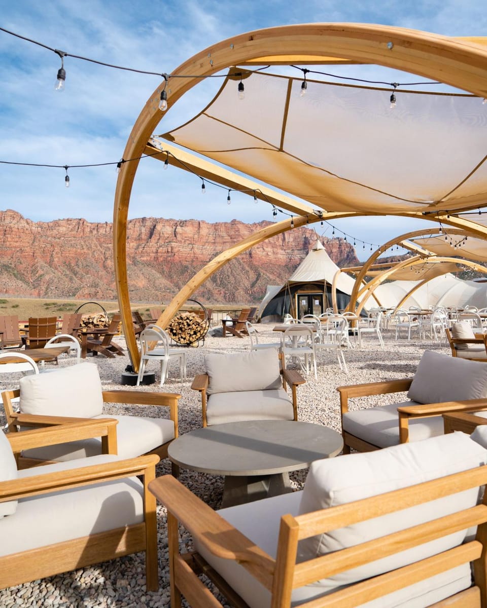 Restaurant/places to eat, Seating area