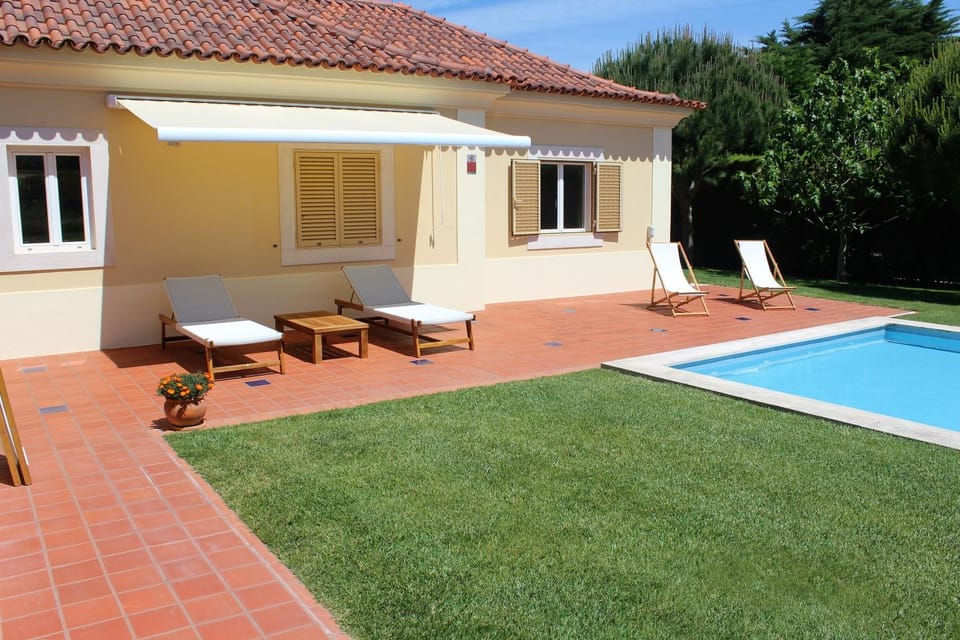 Restaurant/places to eat, Swimming pool