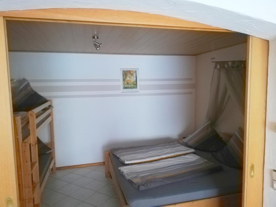 Bed, Photo of the whole room, Decorative detail, Decorative detail, bunk bed