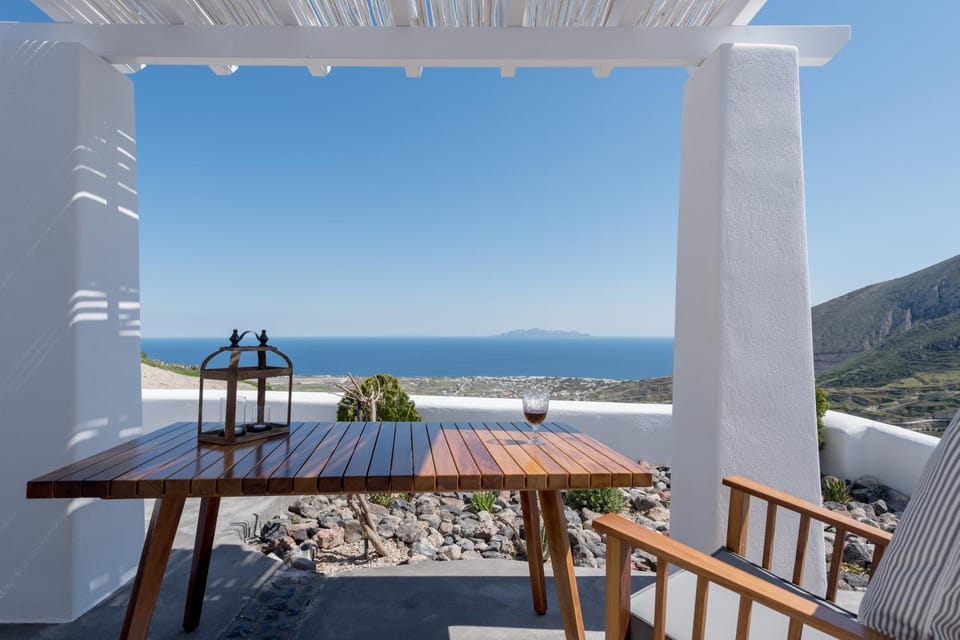 Patio, Day, Natural landscape, View (from property/room), Balcony/Terrace, Lounge or bar, Dining area, Mountain view, Sea view