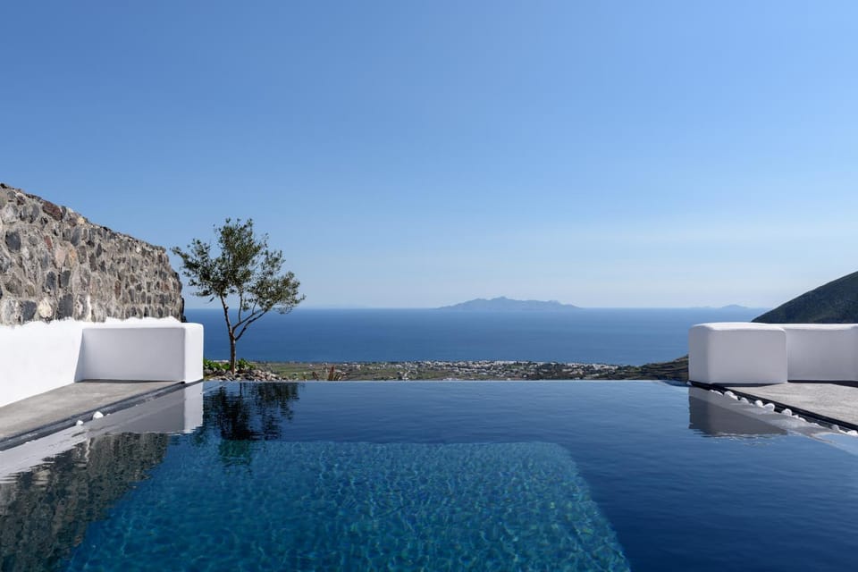 Nearby landmark, Day, Natural landscape, Mountain view, Pool view, Sea view, Swimming pool, Swimming pool, sunbed