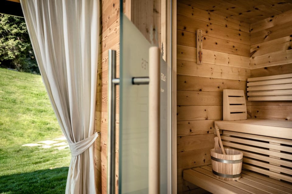 Spring, Day, Winter, Summer, Garden, Sauna, Sauna, Balcony/Terrace, Autumn, On site, Garden view, Garden view, Landmark view, Landmark view, Mountain view, Mountain view, Sunset