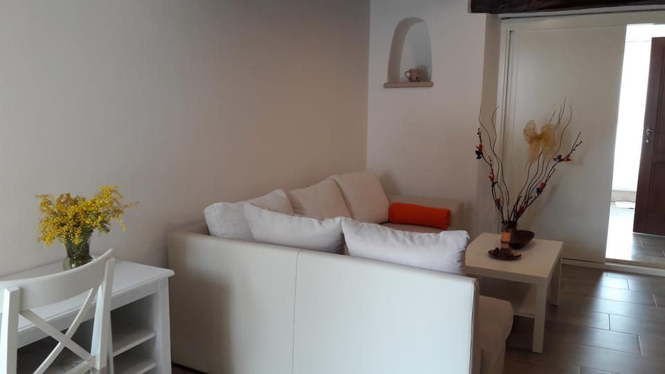 Apartment Nena- apartman sa posebnim ulazom u prizemlju, terasom i zelenom okućnicom Apartment in Istria County