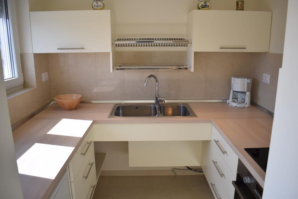 Coffee/tea facilities, Kitchen or kitchenette