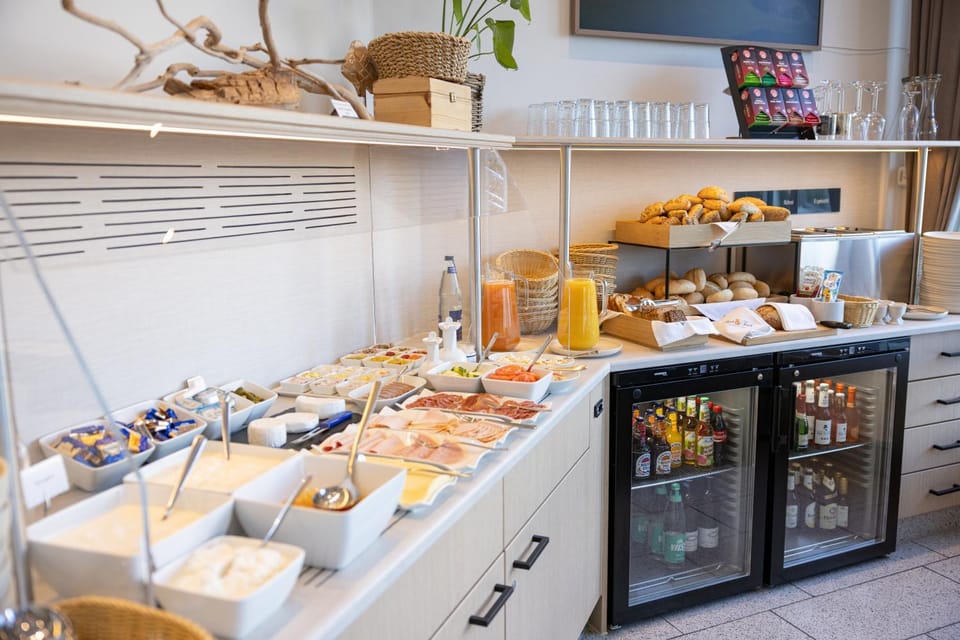 Breakfast, Buffet breakfast