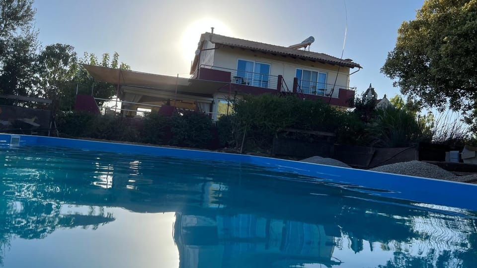 Property building, Day, Pool view, Swimming pool
