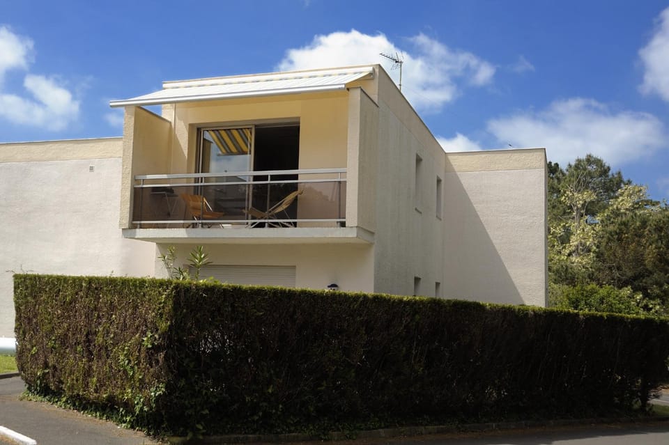 Property building, Facade/entrance, Balcony/Terrace